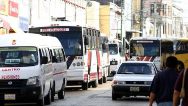 Reubicarán paraderos de autobuses por desfile
