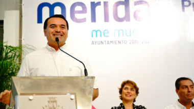 Renán Barrera viaja a Grecia a reunión de alcaldes