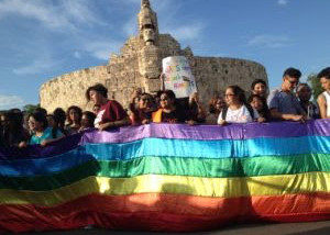 Amparan a pareja gay para registrar a su hijo en Yucatán