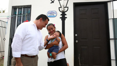 Renán cumple promesa de campaña, meridanos que paguen su predial protegerán su casa