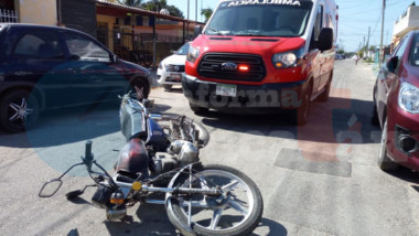 Manda a volar a motociclista