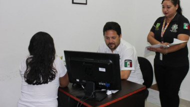 La buscaba la Fiscalía, mientras ella paseaba en Izamal con su pareja
