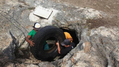 Extraen media tonelada de basura del Cenote “Ek bis”