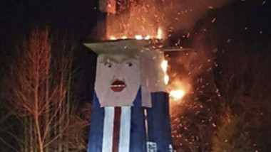 Arde ‘Estatua de la Libertad de Trump’, en Eslovenia
