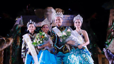 Coronan a los reyes infantiles y juveniles del Carnaval de Mérida