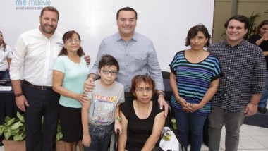 Amplían el apoyo de entrega de lentes a todas las escuelas de Mérida