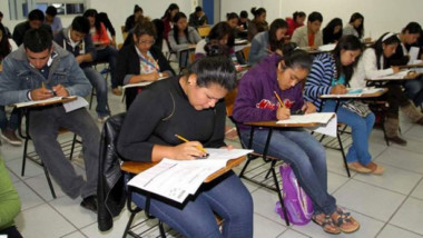 Los mexicanos estudian mucho y aprenden poco: OCDE