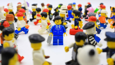 Muere el creador del muñeco Lego