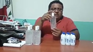 “Tunden” a alcalde yucateco por vender gel antibacterial