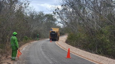 Inician obras de conservación y rehabilitación de caminos en el interior del estado