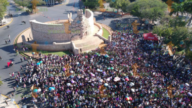 Marchan en Mérida más de seis mil mujeres contra la violencia machista