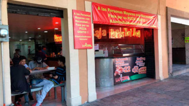 Pizzas gratis para abuelitos en León por coronavirus