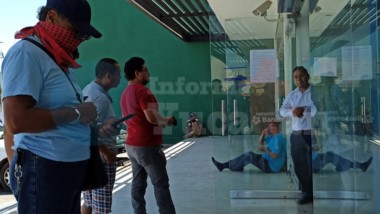 Bancos limitan acceso a clientes por covid