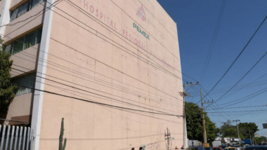 Dos personas mueren por medicamento contaminado en hospital de Pemex