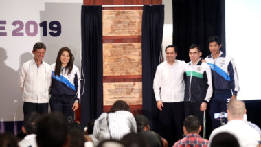 Entregan a la karateca Guadalupe Quintal el Premio Estatal del Deporte y el Mérito Deportivo 2019