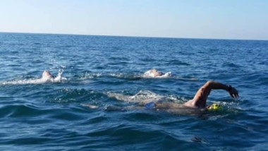 Presentan maratón nocturno de natación entre Progreso y Sisal
