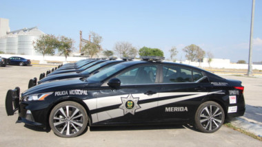 Entregan más patrullas a la Policía de Mérida