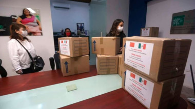 Asociación china dona 20 mil cubrebocas a Yucatán