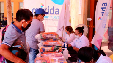 Entregan despensas a las familias adscritas al CRIT Yucatán