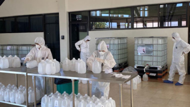 Yucatán adquiere miles de litros de gel antibacterial para distribuir en hospitales