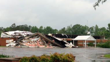 Tornado letal azota Mississippi; deja al menos seis muertos