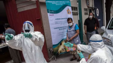 México registra récord en número de muertes y en casos activos de COVID-19