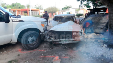 Conductor lesionado por fuerte choque en la Leona Vicario