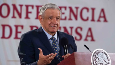 López Obrador llama a superar los miedos y salir del confinamiento, pese a cifras récord de contagios