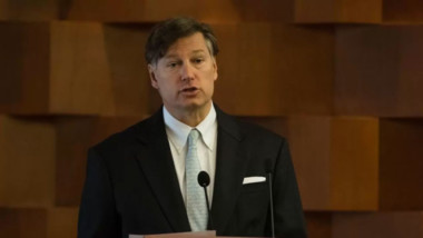 No es un momento oportuno para invertir en México: Christopher Landau, embajador de EU