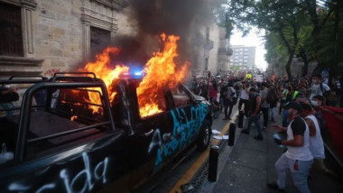 Marcha por Giovanni López termina con destrozos en Palacio de Gobierno