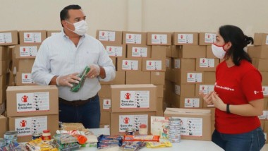 Entregan casi 7 mil paquetes alimentarios en zonas vulnerables de Mérida