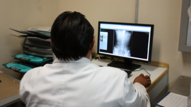 Emiten recomendaciones para el cuidado de personas con osteoporosis