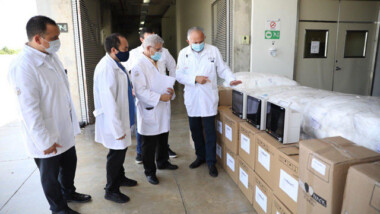 Donan equipo médico al HRAEPY para pacientes con covid