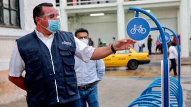 Instalan más estacionamientos gratuitos para bicicletas en el Centro Histórico
