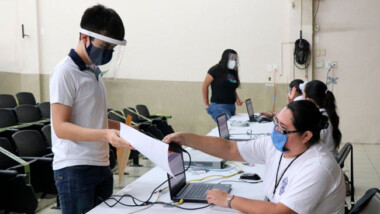 Más de dos mil jóvenes presentan el examen de admisión a prepa