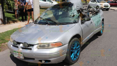 Trailero ’embiste’ automóvil familiar en Juan Pablo II