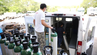 Dotan con tanques de oxígeno a ambulancias de la SSY