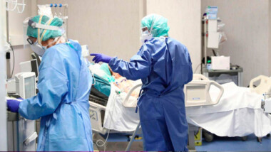 Una de cada 7 infecciones de COVID-19 se produce entre trabajadores de la salud: OMS