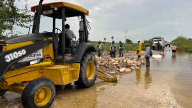Reparan carretera Panabá-San Felipe que dañó “Gamma”