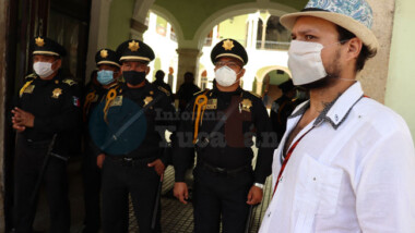 Morenistas ‘abanican’ protesta contra autoridades