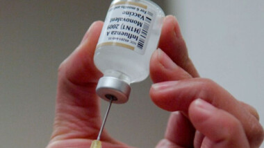 Roban al IMSS más de 10 mil dosis de vacuna contra la influenza