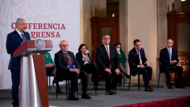 México firmó un acuerdo para garantizar 100 millones de dosis de vacunas contra COVID-19