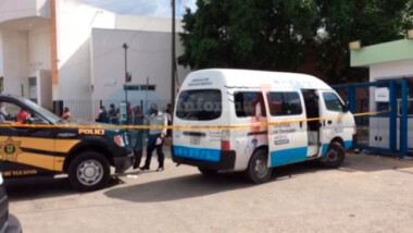 Mujer muere a las puertas del hospital