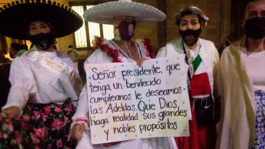 Mariachi, trova y regalos: así celebraron a López Obrador en Palacio Nacional por su cumpleaños