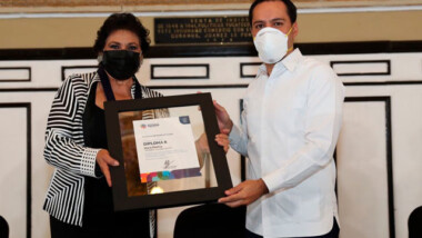Reconocen trayectoria artística de la cantante María Medina con la Medalla Yucatán 2020