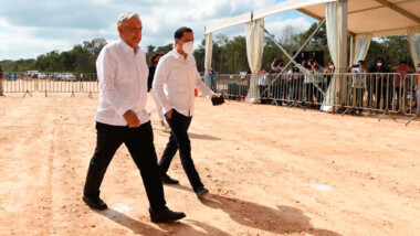 AMLO supervisa el Tren Maya y presume “buena relación” con Vila