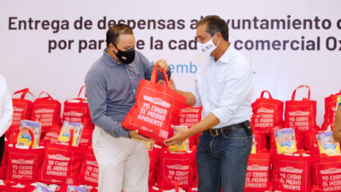 Dona Oxxo mil despensas y 900 paquetes de pañales