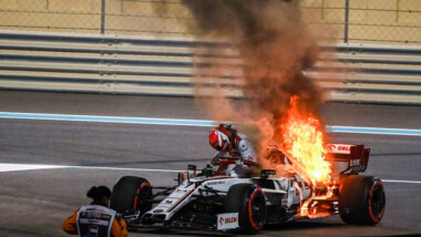 Susto en la Fórmula 1 con el incendio del coche de Kimi Raikkonen