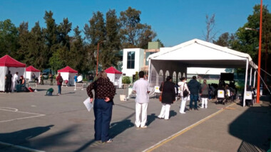 Un caso grave y 22 leves tras vacunación Covid-19 en personal: IMSS