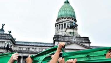 En un hecho histórico, Argentina despenaliza el aborto